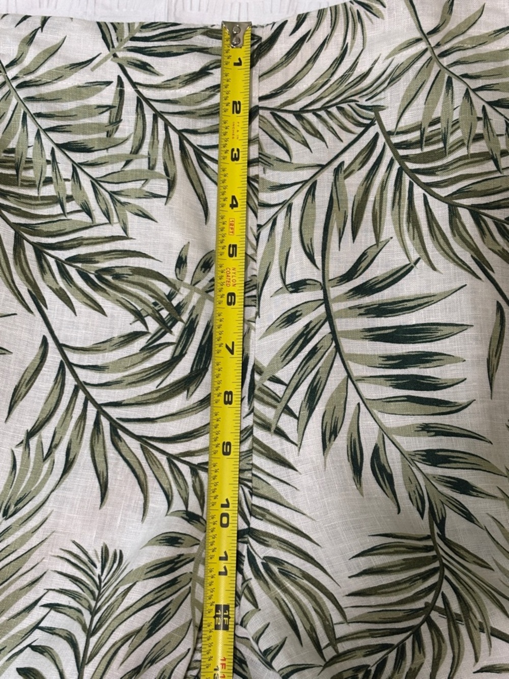 Tahari Linen Cropped Pants White Green Leaf Print 100% Linen Size Large Side Zip - Picture 9 of 11